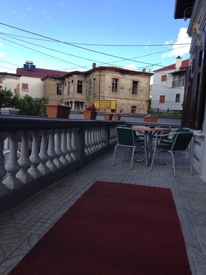 Hotel Vila Mano Korce Exterior photo