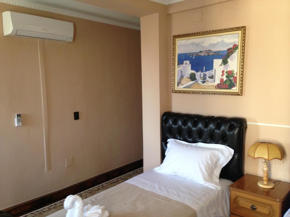 Hotel Vila Mano Korce Exterior photo